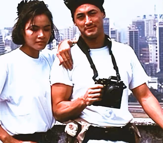 王敏德為名模妻子慶祝生日!貼面合影恩愛十足,27歲女兒氣質出眾