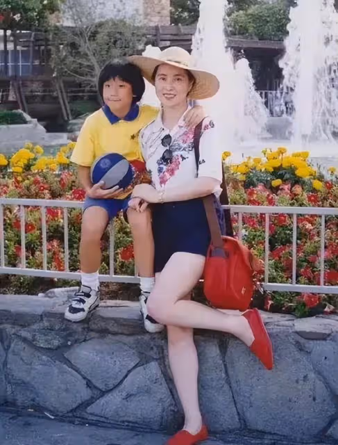 老媽貌美如花,兒女卻各有各的丑,這10位星二代的長相真玄幻