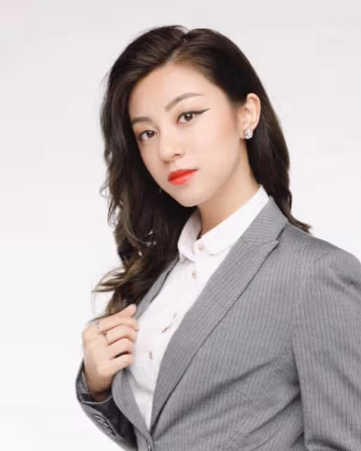 港姐延期,25歲大熱佳麗身材玲瓏風頭勁,被兩所國際名校同時錄取