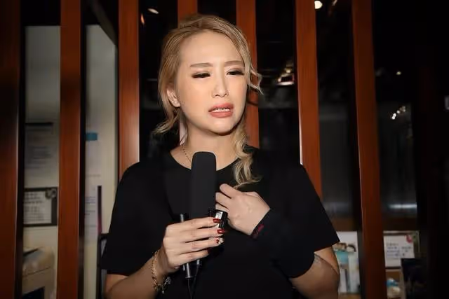 香港知名女星被曝迎來新戀情！與殘疾富商約會，全程笑臉相迎