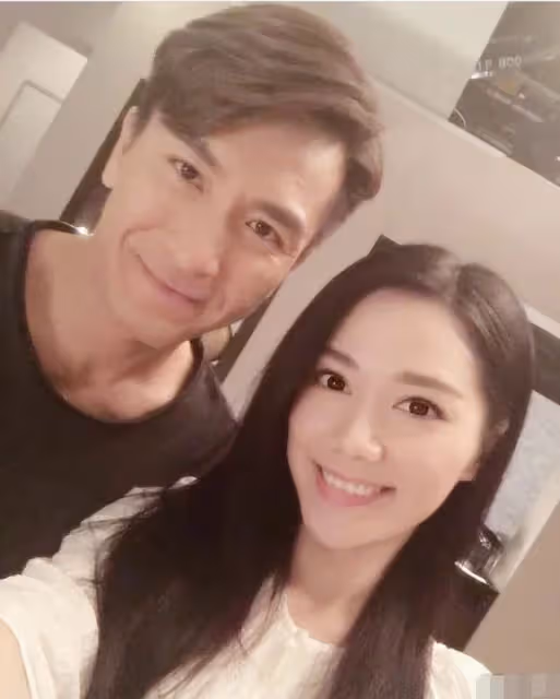 離結婚差一步!TVB視帝曝與小花女友遲遲未婚原因,已想好當人父