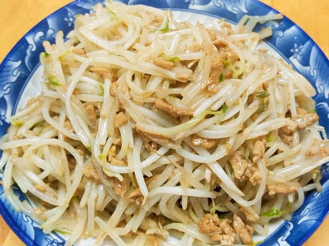 綠豆芽炒肉絲