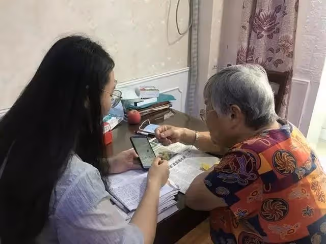 互助型養老!80歲嬤喪偶「獨居21坪房」沒人對話好孤單 陌生女孩搬進住「各取所需」臉上多了笑容