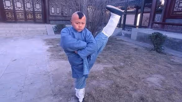李連杰御用兒子!10歲出道「合作大咖」無數 卻因周潤發「一句話退圈」如今難回巔峰