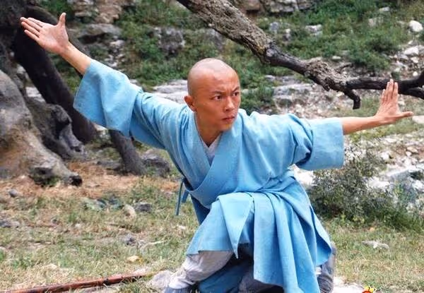 李連杰御用兒子!10歲出道「合作大咖」無數 卻因周潤發「一句話退圈」如今難回巔峰