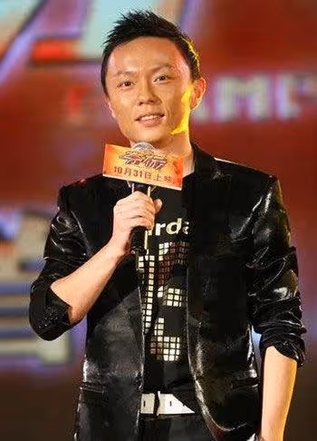 李連杰御用兒子!10歲出道「合作大咖」無數 卻因周潤發「一句話退圈」如今難回巔峰