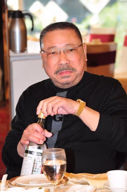 享年80歲!他為躲追捕進劇組「陰差陽錯成影帝」 晚年與看護相依為命「一生未娶原因」令人歎息