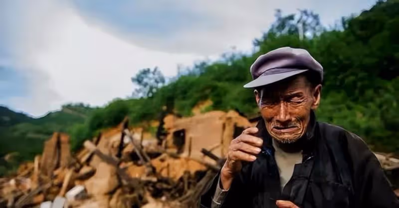 78歲老父親哭訴：被三個孩子爭著接去養老，我卻苦不堪言，難受