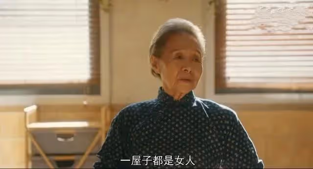 「賠錢貨不配吃雞腿」婆婆打孫女打到流鼻血,兒媳做法很解氣