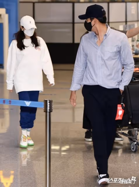 玄彬孫藝珍被曝5月4日登記成為合法夫妻,女方正式加入老公戶籍