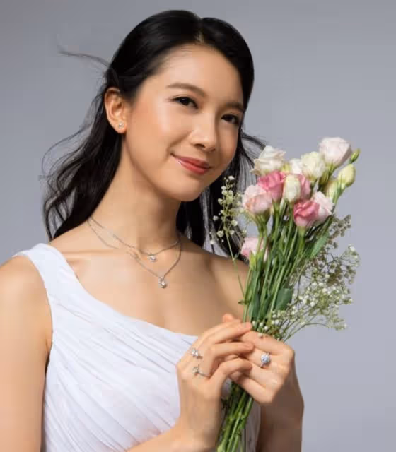 與李澤楷傳分手後罕露面,郭嘉文穿舊衣做化妝模特,被指變化大