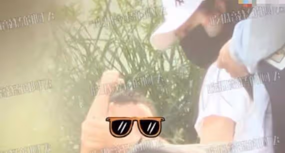 分手後罕見被拍到與兒子同框！趙麗穎2歲兒子正面首次曝光