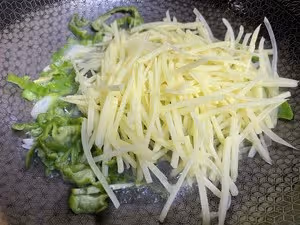 土豆絲炒雞蛋