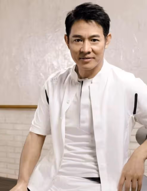 李思:父親是李連杰,母親是黃秋燕,我是留守兒童,親眼看父親移情利智,母親住了10多年地下室