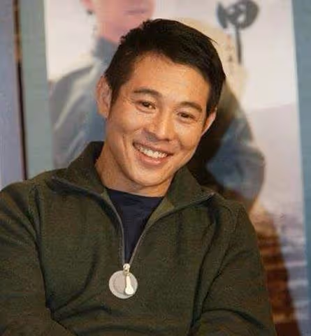 李思:父親是李連杰,母親是黃秋燕,我是留守兒童,親眼看父親移情利智,母親住了10多年地下室