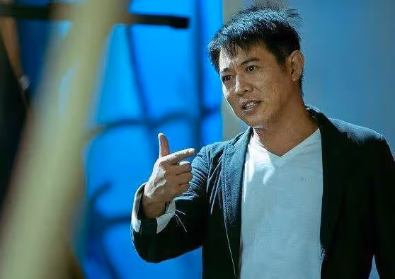 李思:父親是李連杰,母親是黃秋燕,我是留守兒童,親眼看父親移情利智,母親住了10多年地下室
