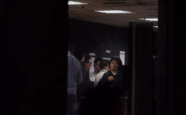 心痛!「鐵膽神侯」劉松仁疑患中風,靠拐杖走路右手失去活動能力_劇集_時候_朋友