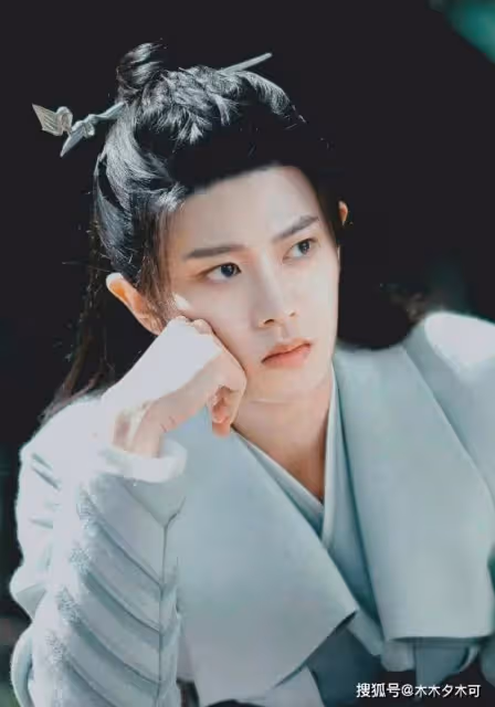 拍《周生如故》前任嘉倫就接下長意,周生辰和長意差別咋就那麼大_小南_角色_觀眾