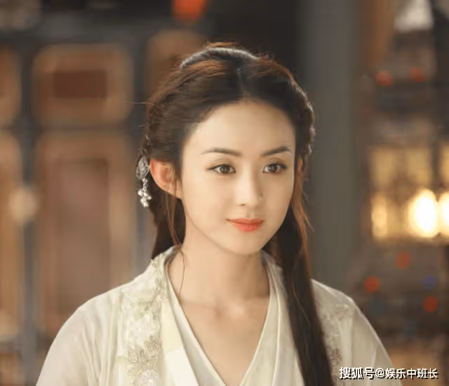 她是趙麗穎替身，趙麗穎懷孕她瘋狂接戲，成功逆襲成為一線女星