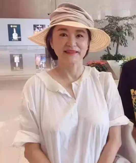 女神變大媽,艷星成肥婆,細數10位「一胖毀所有」的女港星