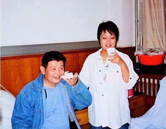 傅彪去世17年了,他的妻子張秋芳,竟然成了身家上億的富婆