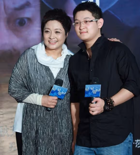 傅彪去世17年了,他的妻子張秋芳,竟然成了身家上億的富婆