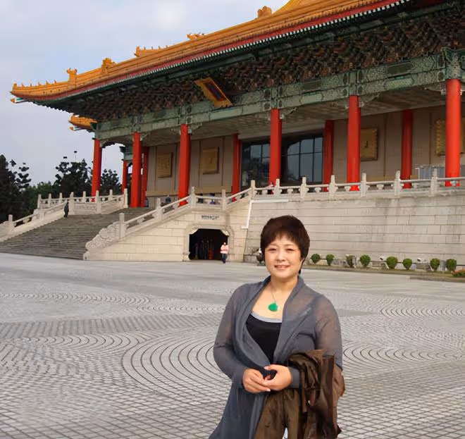 傅彪去世17年了,他的妻子張秋芳,竟然成了身家上億的富婆