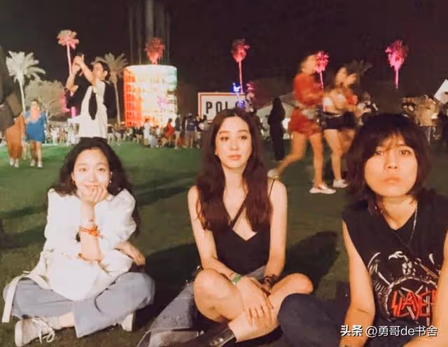 41歲過氣女星未婚未孕,因整容聲名狼藉,如今一個人獨居火遍全網