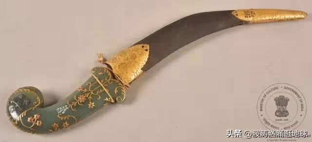 43張圖看世界:中國美女進軍日本娛樂業,長有最大嘴的女性