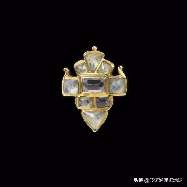 43張圖看世界:中國美女進軍日本娛樂業,長有最大嘴的女性