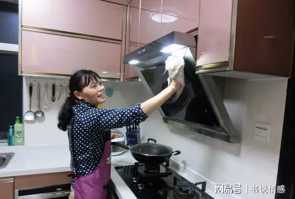 75歲老人聰明養老：與其請外人當保姆，還不如花錢請子女伺候