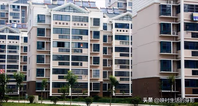 姐姐給女兒買了一套房子後，因拒絕幫助弟弟還債，竟遭到父母起訴