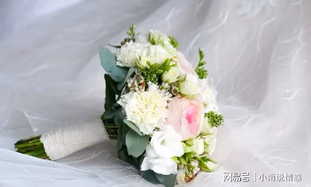 妻子提出離婚，患病丈夫苦苦哀求，妻子：錢都給你，我只要離婚