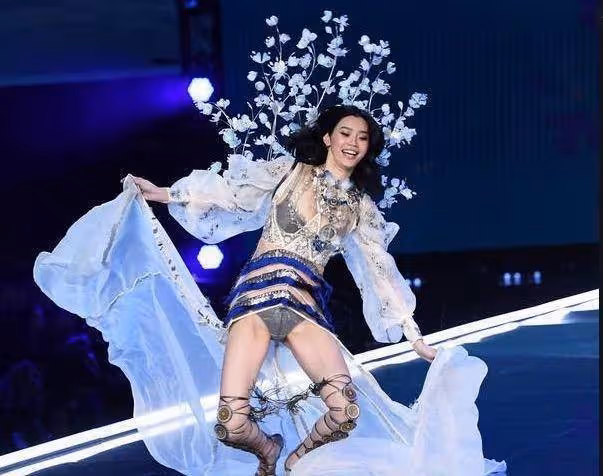 生子有功，4.5億豪宅老公到手，奚夢瑤房本上雖無名，愛情不講錢