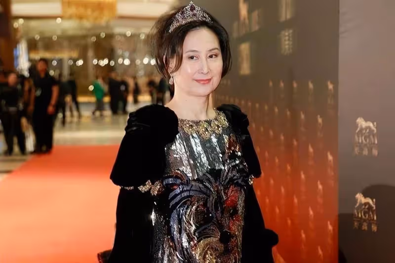 何超瓊的好閨蜜楊穎欣，富豪丈夫嫌她生不了兒子，她立刻選擇失婚