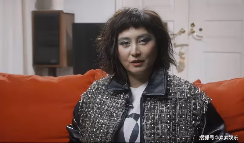 何超儀將舉辦DISCO演唱會,放出張國榮,陳百強和梅艷芳昔日舊照
