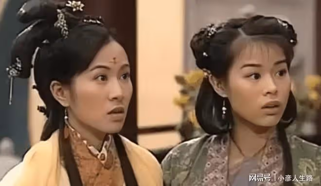 42歲葉璇演戲受傷，臉被刺刀戳出血窟窿，醫生縫3層皮膚恐留疤