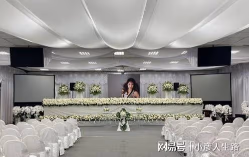 余苑綺與愛犬合葬，繼託夢閨蜜後入夢女兒，與豬哥亮在同一墓園