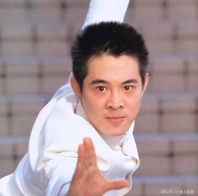 連拿五屆武術冠軍，承認功夫套路是花架子，李連杰卻受周比利認可