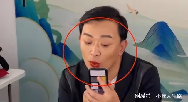 49歲黃海冰為網紅站台,扭腰擺胯太賣力,網友:髮際線越來越高了