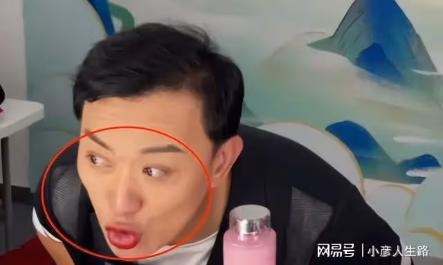 49歲黃海冰為網紅站台,扭腰擺胯太賣力,網友:髮際線越來越高了