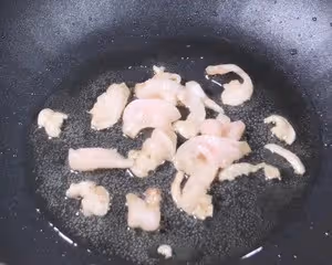 夏天來了，沒胃口就來份香辣開胃榨菜肉絲粉