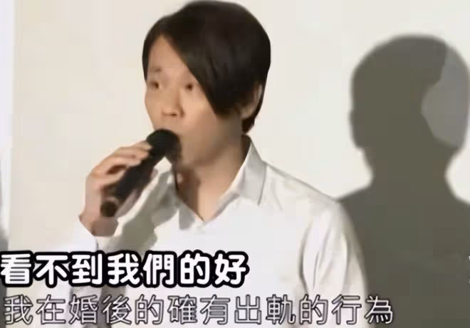 陶喆結婚8周年,一家坐遊艇出海慶祝,小18歲嬌妻穿泳衣美腿吸睛