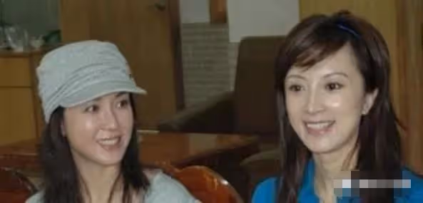 網傳金巧巧被袁立爆料,花十幾萬從美國幫傅藝偉戒毒,本人親回應