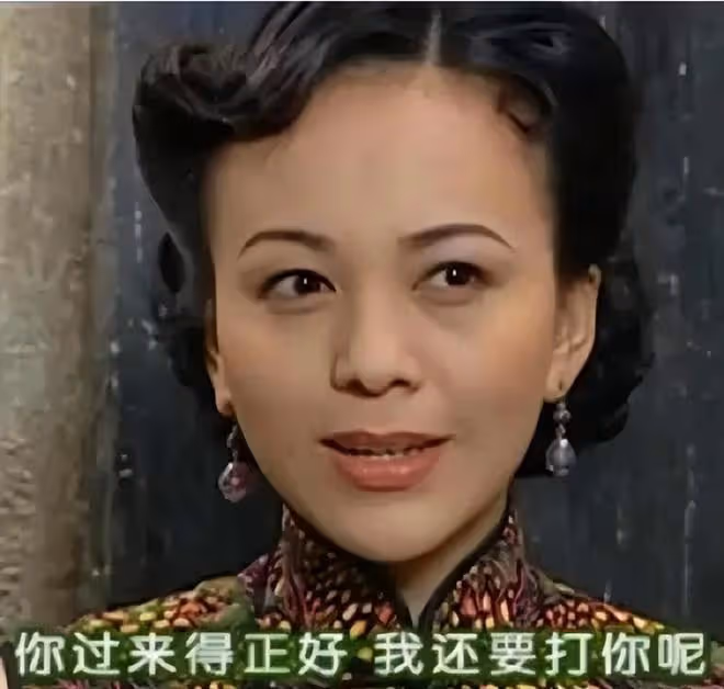 52歲王琳曬西班牙生活,和外國男貼身熱舞秀身材,生活逍遙仍單身