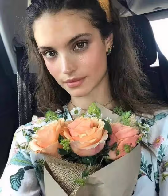 32歲南非女星突發疾病去世,曾獲坎城最佳影片,4月前剛宣布訂婚