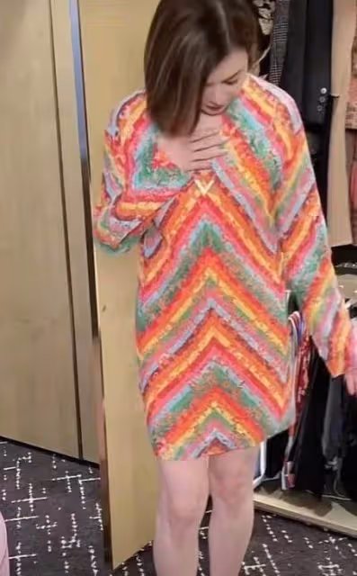 香港四大美女,中老年獨身,年輕時被富豪追,退圈多年瀟灑無兒女