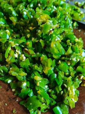 拌飯拌面絕佳：燒椒醬