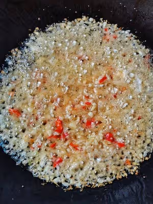 拌飯拌面絕佳：燒椒醬