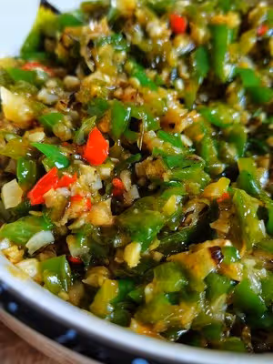 拌飯拌面絕佳：燒椒醬